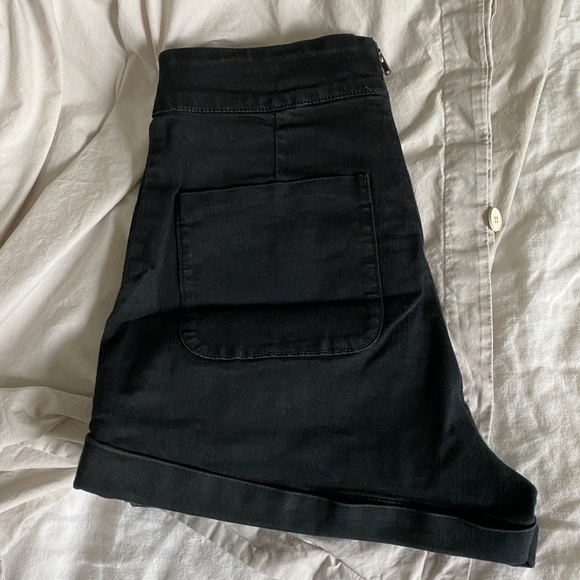 ❌SOLD Urban Outfitters Cheeky Shorts 6 - Picture 2 of 4